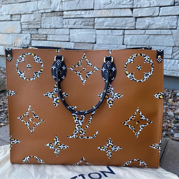 SOLD Louis Vuitton Giant Jungle Onthego GM - Picture 3 of 16